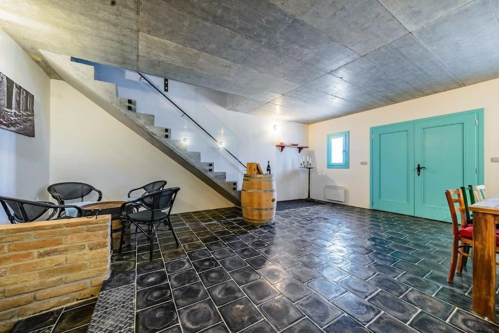 Apartament Rodinne Vinarstvi A Tomas Zach